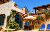 01_pool_exterior